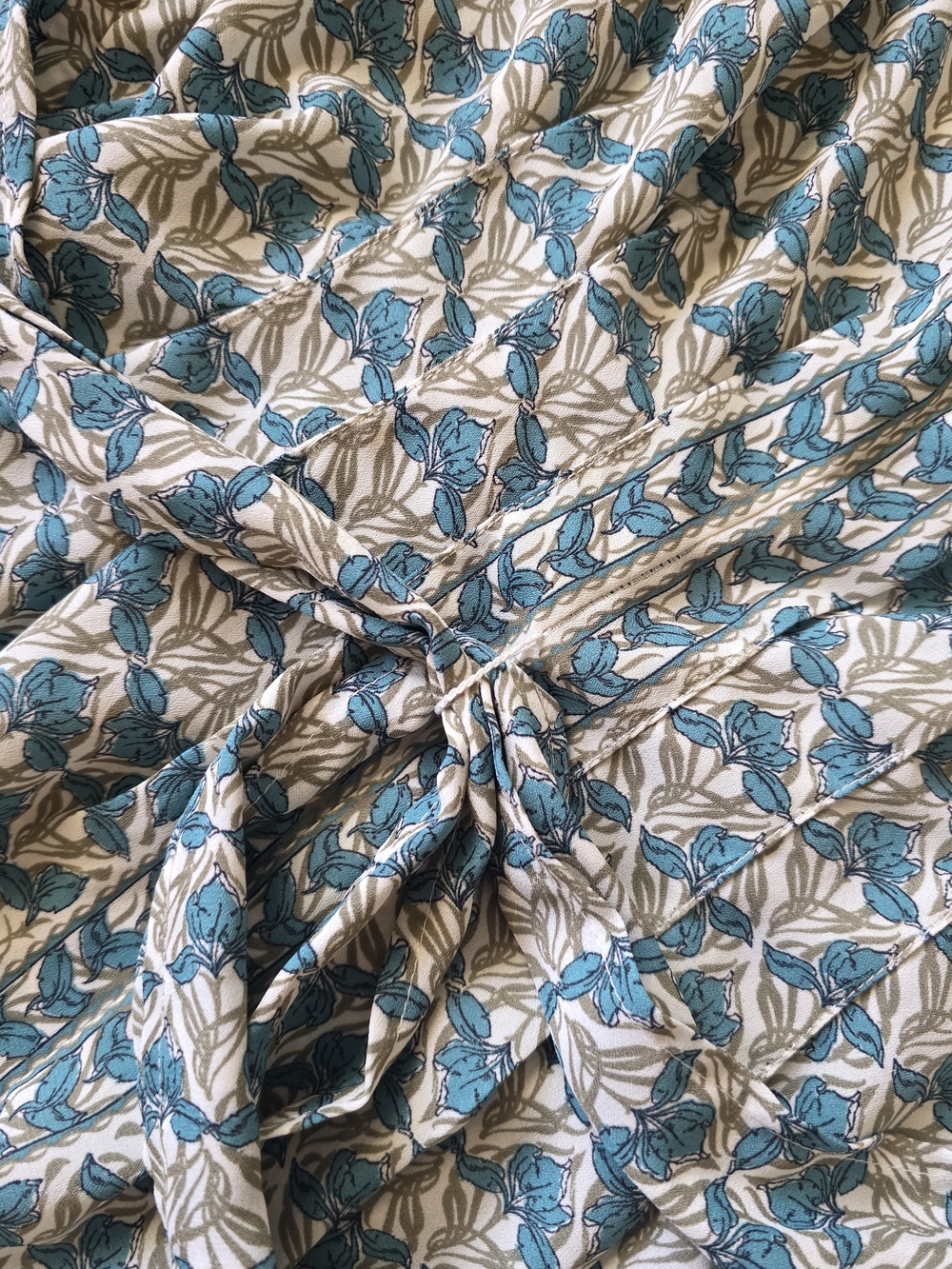 Max Studio Teal and White Floral Wrap Blouse with Tie - Picture 3 of 4